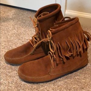 Minnetonka fringe booties size 7